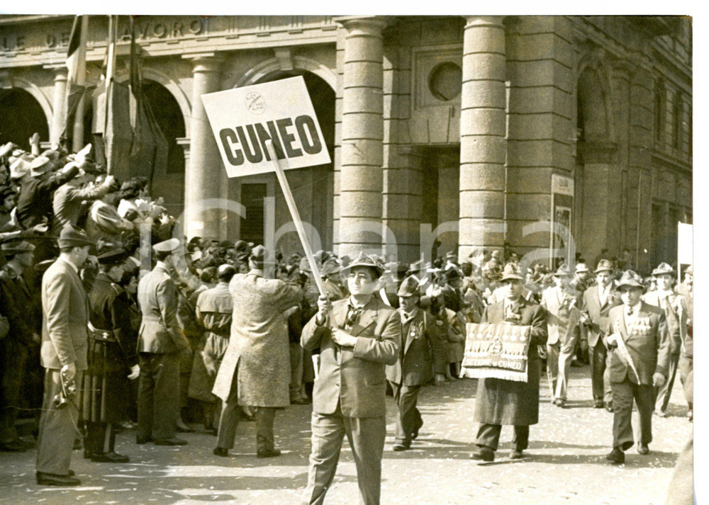 1957 FIRENZE Raduno nazionale degli Alpini - Sfilata sezione di Cuneo *Foto