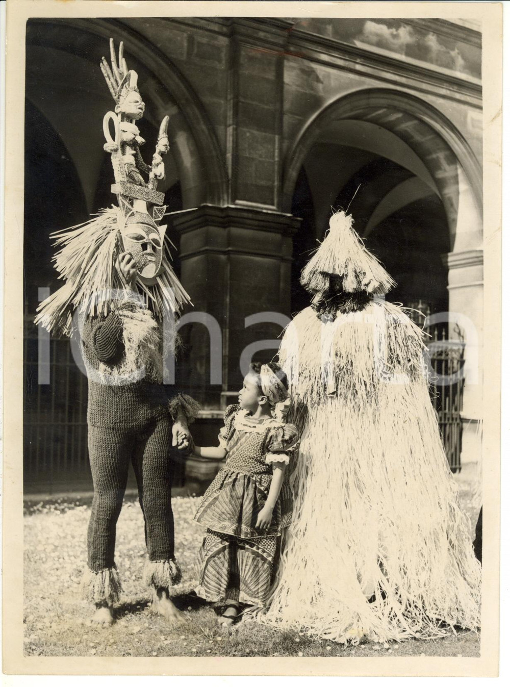 1953 LONDON Coronation Ball - Baby Bomi SOLANKE during rehearsal *Photo 15x20 cm