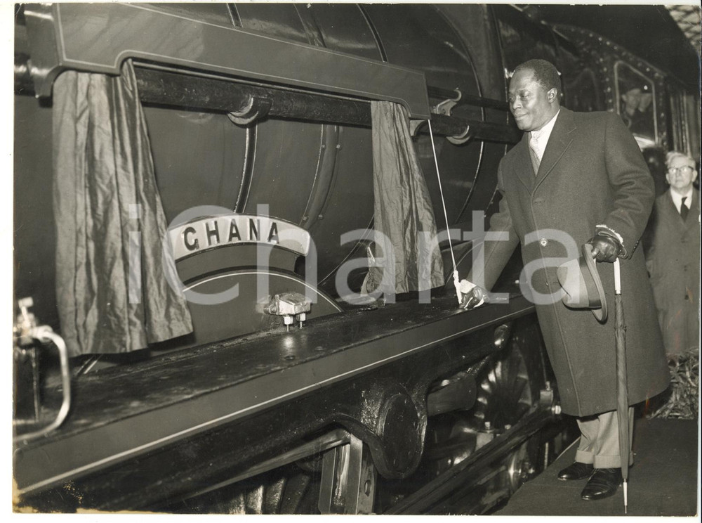 1958 LONDON Edward ASAFU-ADJAYE unveiling new nameplate on a British locomotive