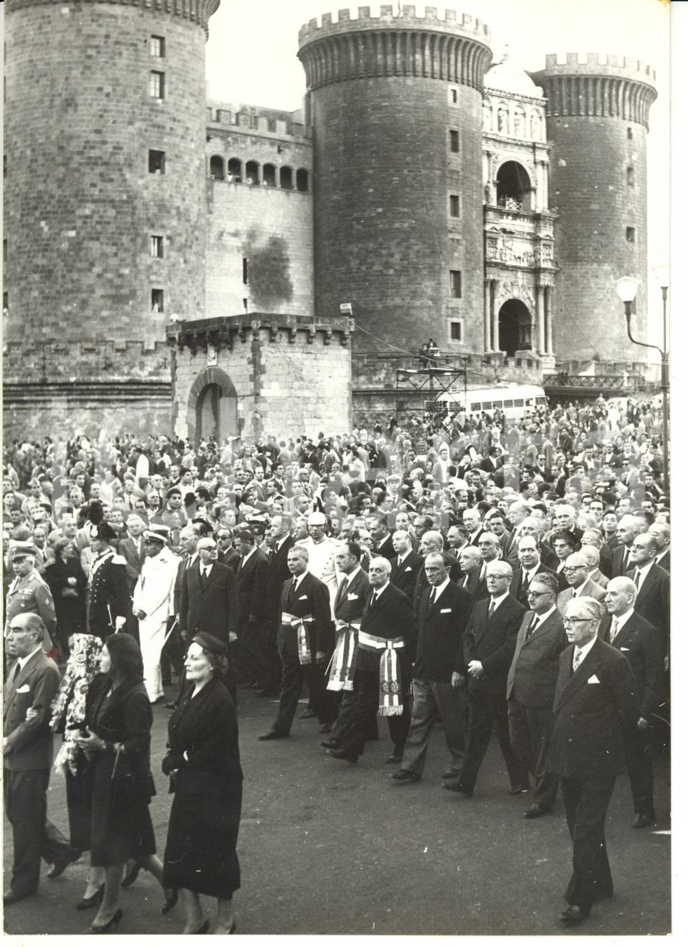 1959 NAPOLI Maschio Angioino - Folla ai funerali di Enrico DE NICOLA *Foto 13x18