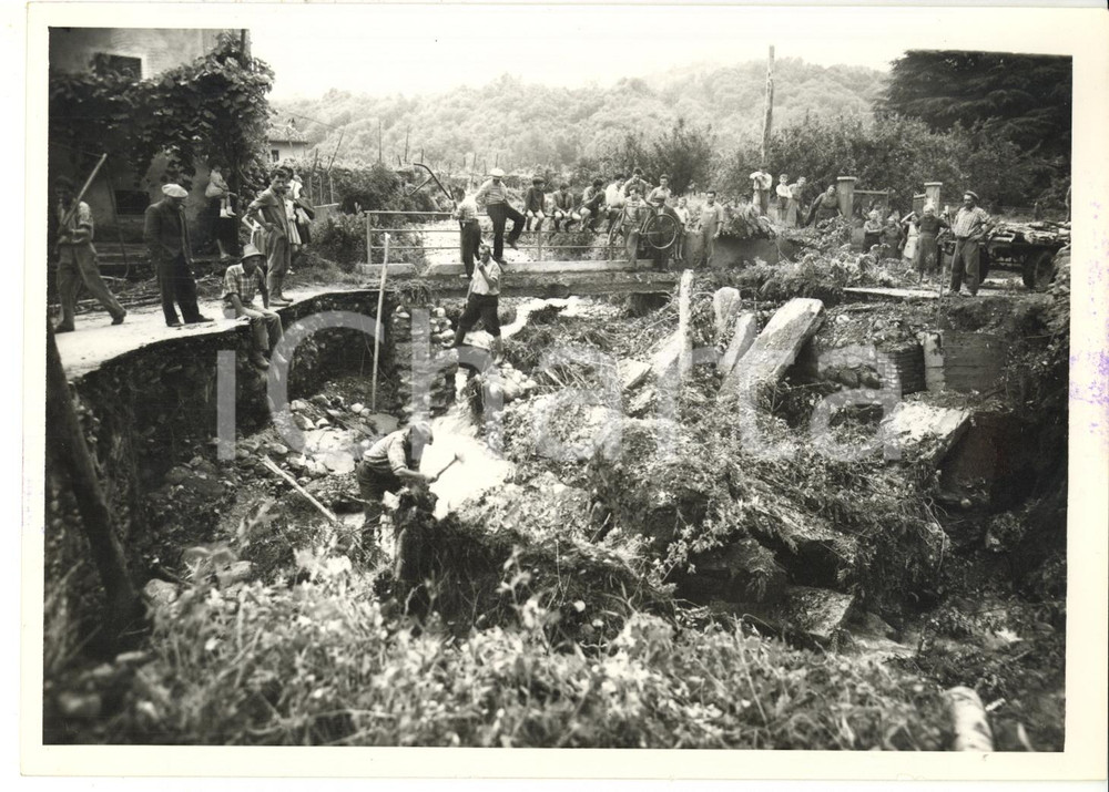 Fotografia d epoca originale 1959 SAN MAURIZIO CANAVESE Ponte crollato dopo nubifragio Foto 18x13 cm 1
