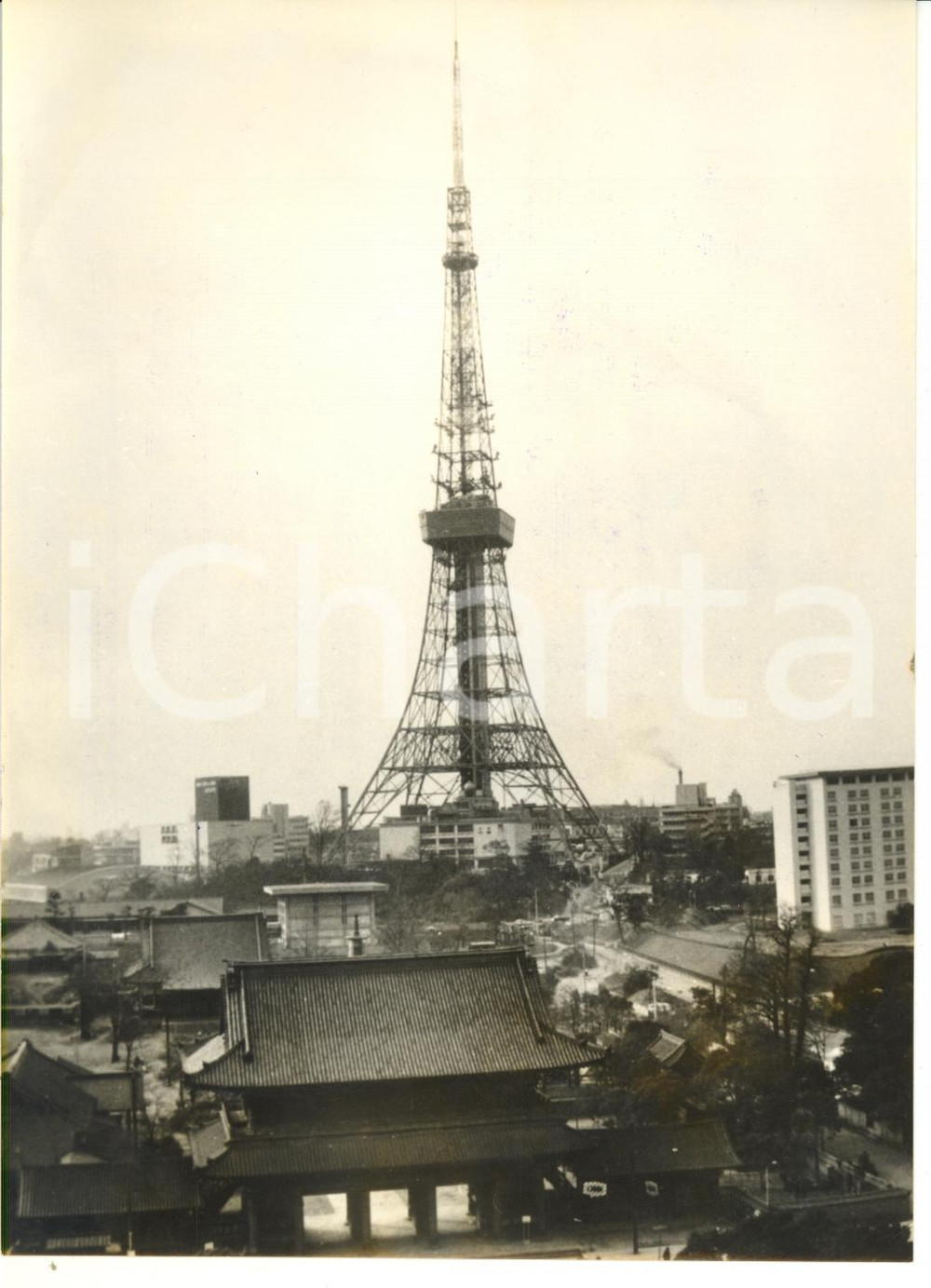 1965 TOKYO TOWER Veduta tra le abitazione tradizionali *Foto 13x18 cm
