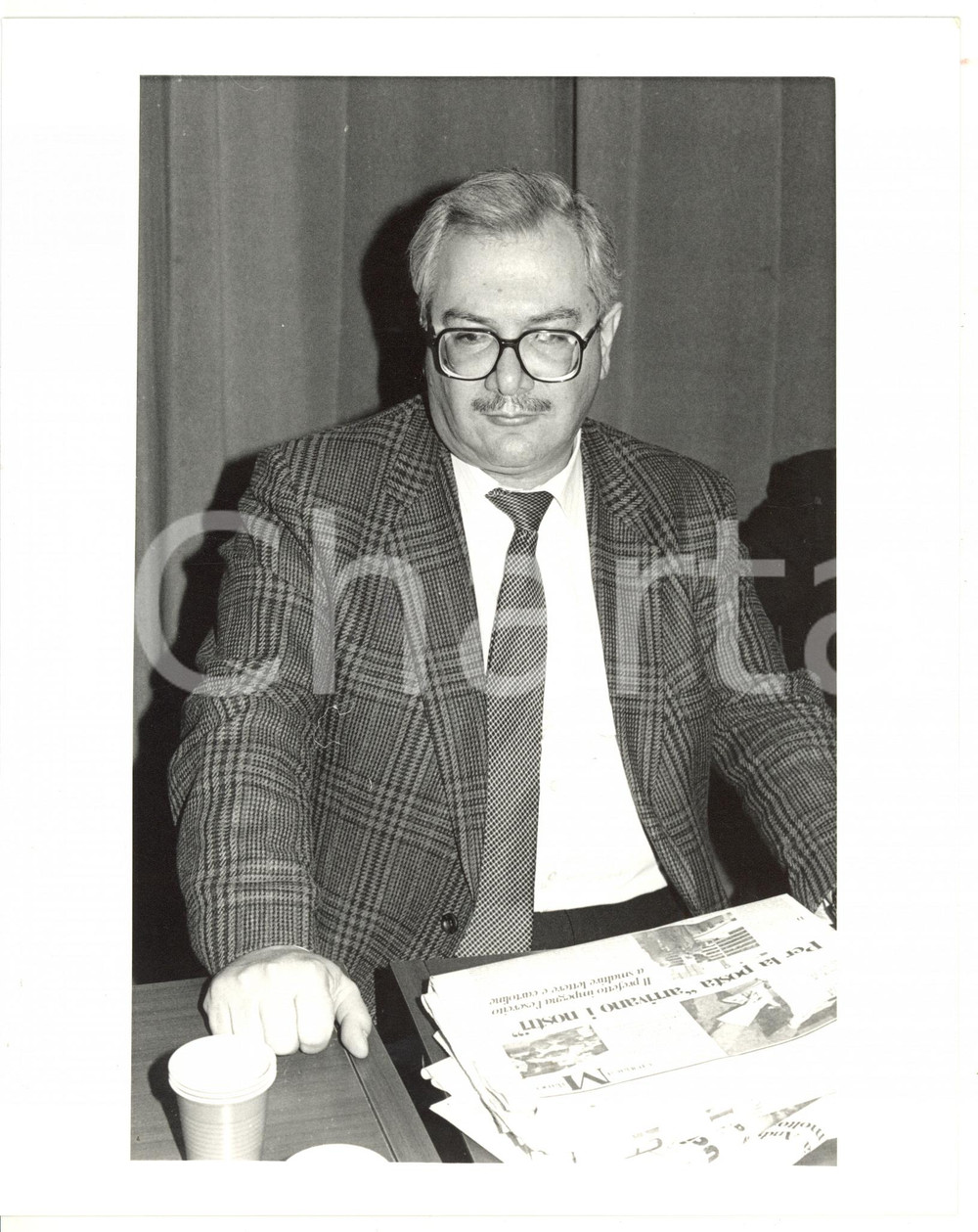 1988 MILANO - OLP Ritratto Hanna SINIORA durante conferenza - Foto 20x25 cm Fotografia di agenzia. CONDIZIONI: G (ma lievi difetti in fase di stampa)FORMATO: 20x25 cm    originale e autentica 1
