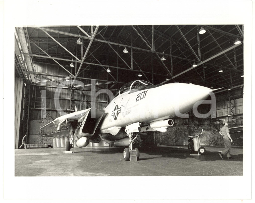 1985 ca AERONAUTICA MILITARE ITALIANA Aereo combattimento GRUMMAN F-14 TOMCAT Fotografia d'agenzia. CONDIZIONI: GFORMATO: 25x20 cm  originale e autentica 1