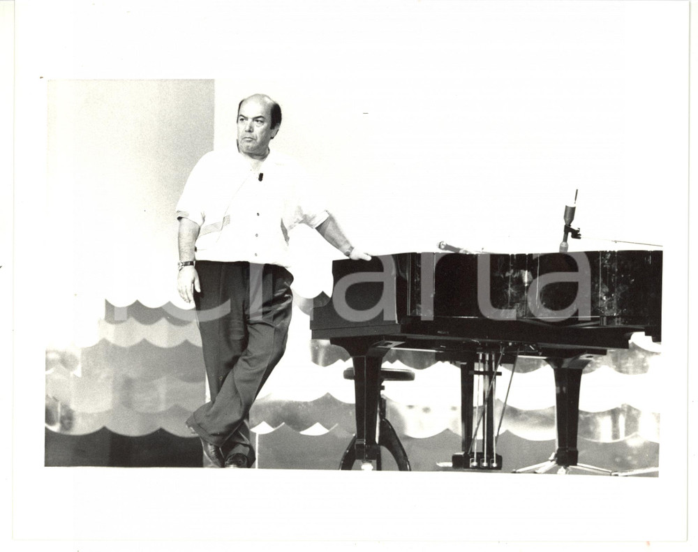 1988 SAINT VINCENT ESTATE Lino BANFI al pianoforte *Fotografia VINTAGE 25x20 cm