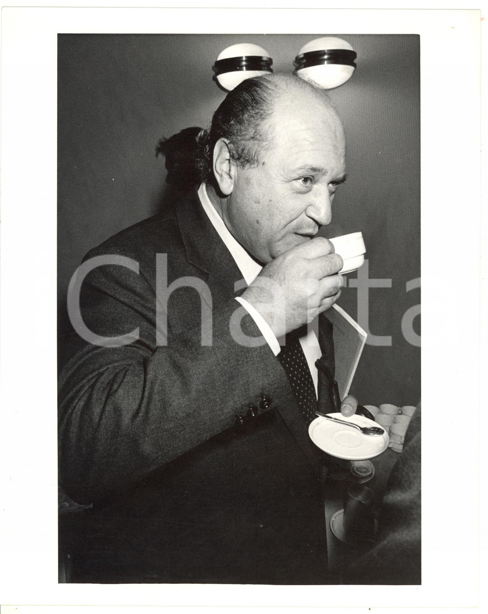 1987 MILANO On. Renato RUGGIERO beve un caffè *Foto VINTAGE 20x25 cm