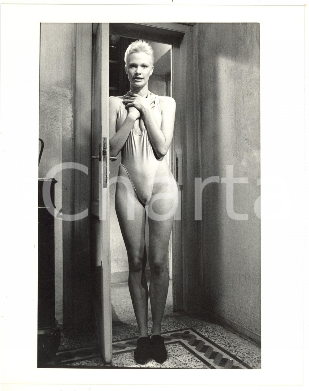 1988 CINEMA "Ladri di saponette" - Heidi KOMAREK in body durante le riprese (3)