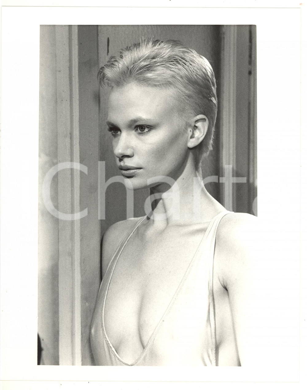 1988 CINEMA "Ladri di saponette" - Ritratto di Heidi KOMAREK in body sul set