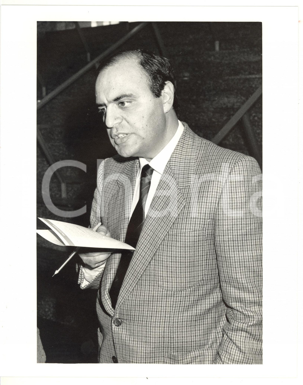 1990 ca ASSOLOMBARDA Ritratto del giornalista Bruno VESPA (2) *Foto 20x25 cm