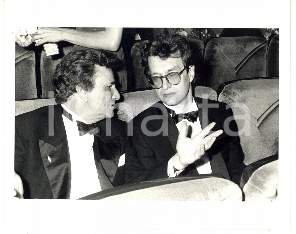 Fotografia d epoca originale 1987 CANNES Festival del Cinema  Wim WENDERS in platea con Peter FALK Foto 1
