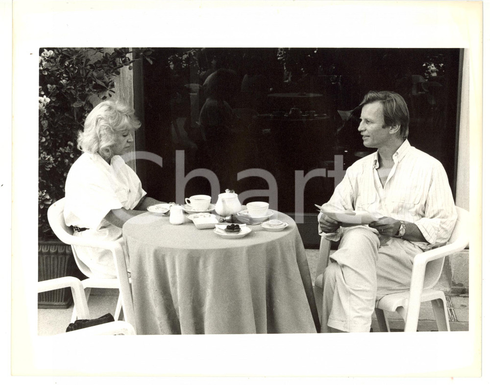 1990 ca CINEMA Michael YORK a colazione con la moglie Patricia McCALLUM *Foto