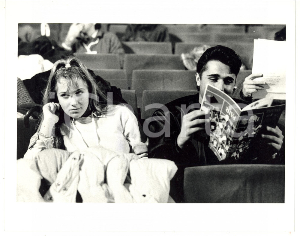 1985 ca MUSICA Il cantante SHALPY seduto in platea *Foto VINTAGE 25x20 cm 