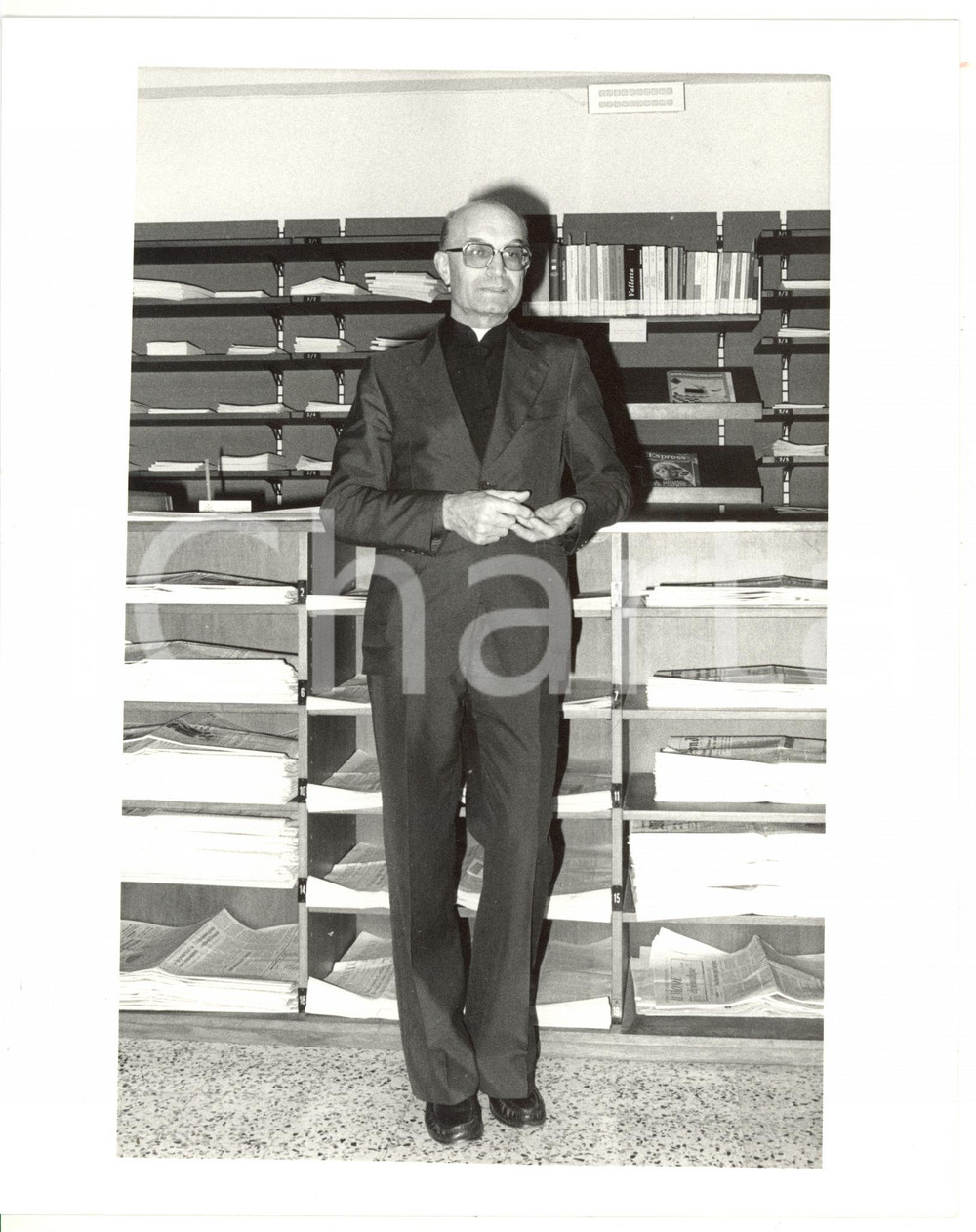 1985 ca MILANO (?) Ritratto di Padre MACCHI nel suo studio - Ritratto *Foto
