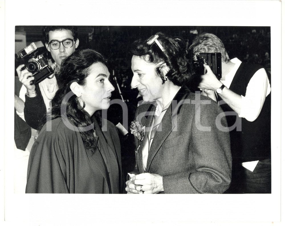 1990 ca POLITICA - PSI Agata Alma CAPPIELLO discute con Elena MARINUCCI *Foto