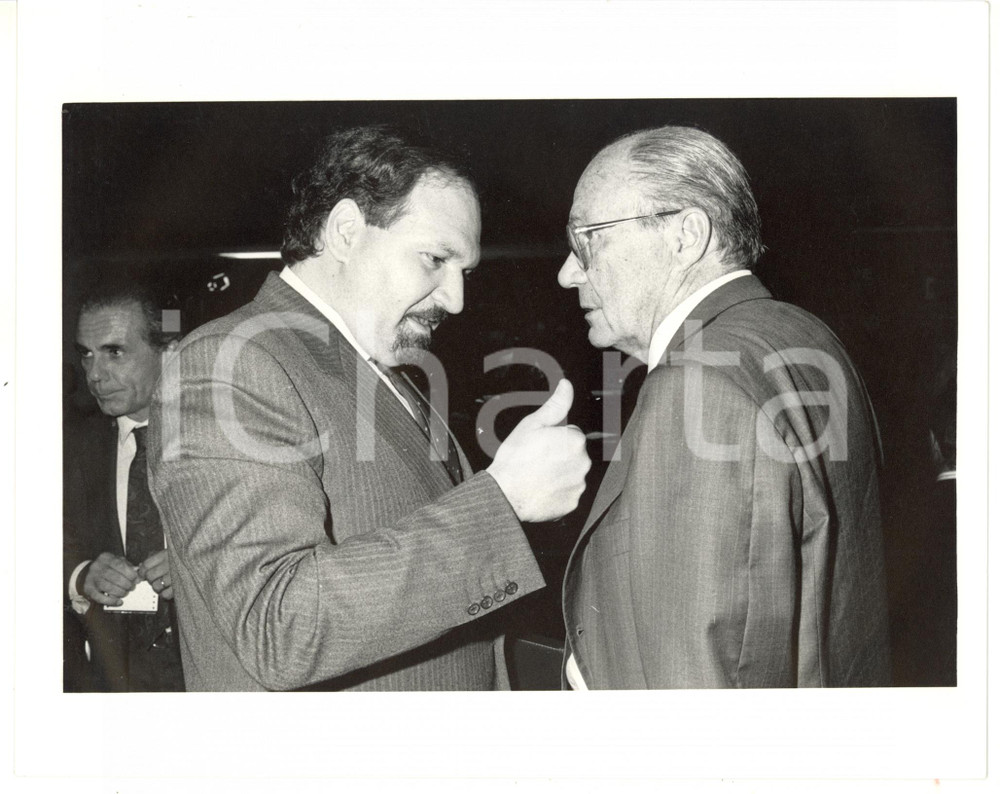 1990 ca CONFINDUSTRIA Walter MANDELLI discute con Daniel KRAUS *Foto 25x20 cm