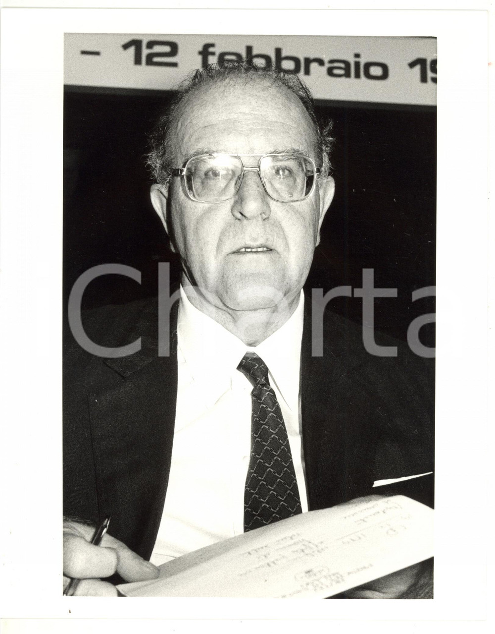 1990 ca CONFINDUSTRIA Franco PIGA durante conferenza *Foto 20x25 cm Fotografia di agenzia. CONDIZIONI: GFORMATO: 20x25 cm  originale e autentica 1