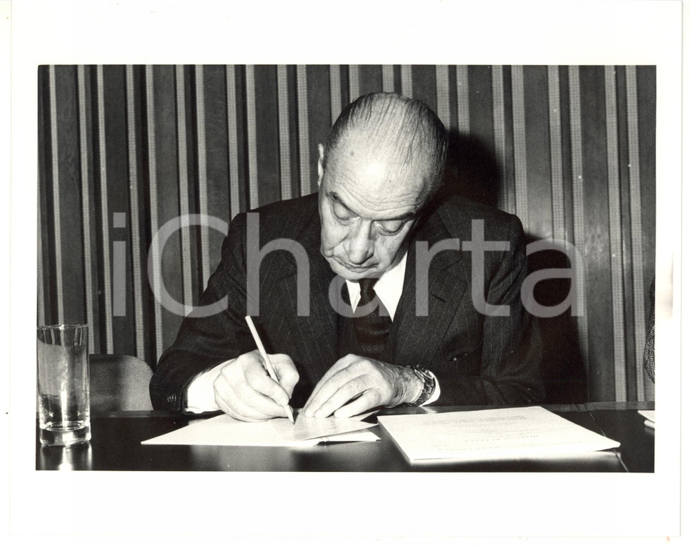 1985 ca CONFINDUSTRIA On. Bruno VISENTINI prende appunti *Fotografia 25x20 cm