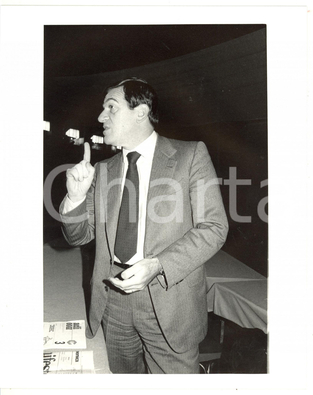 1985 ca POLITICA - PSI Ritratto Giorgio BENVENUTO *Foto VINTAGE 20x25 cm Fotografia di agenzia. CONDIZIONI: G (ma lievi difetti di stampa)FORMATO: 20x25 cm  originale e autentica 1