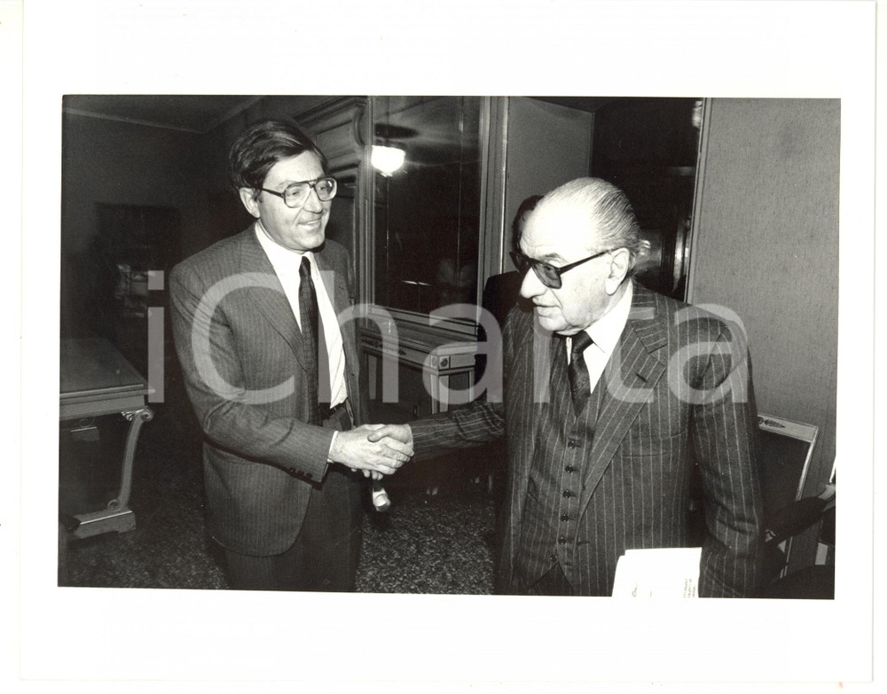 1985 ca CONFINDUSTRIA Stretta di mano tra Bruno VISENTINI e Gianfranco FALETTI