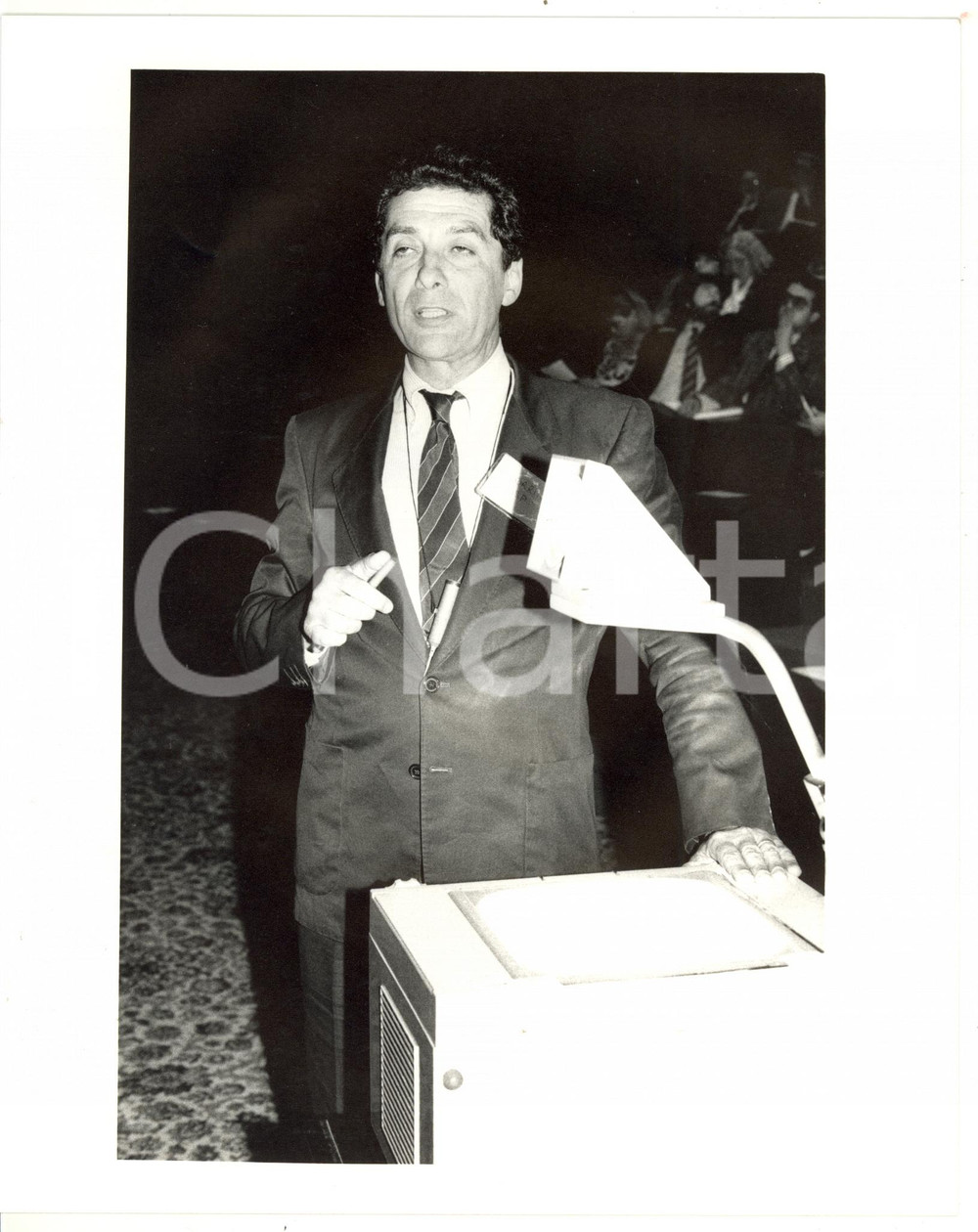 1985 ca CONFINDUSTRIA Ritratto di Achille BORRINI durante conferenza *Foto