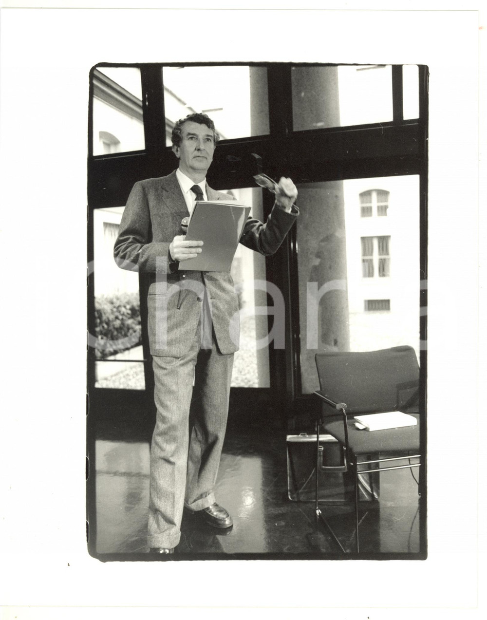 1985 ca TELEVISIONE Corrado AUGIAS - Foto 25x20 cm (9) Fotografia di agenzia. CONDIZIONI:GOOD/buonoFORMATO: 25x20 originale e autentica 1