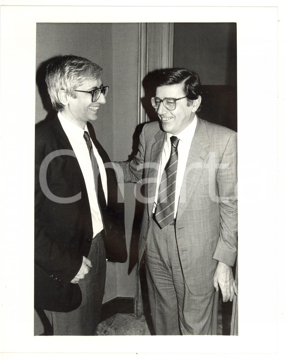 1985 ca ROMA Vincenzo SCOTTI scherza con il fisico Fabio PISTELLA *Foto 20x25 cm
