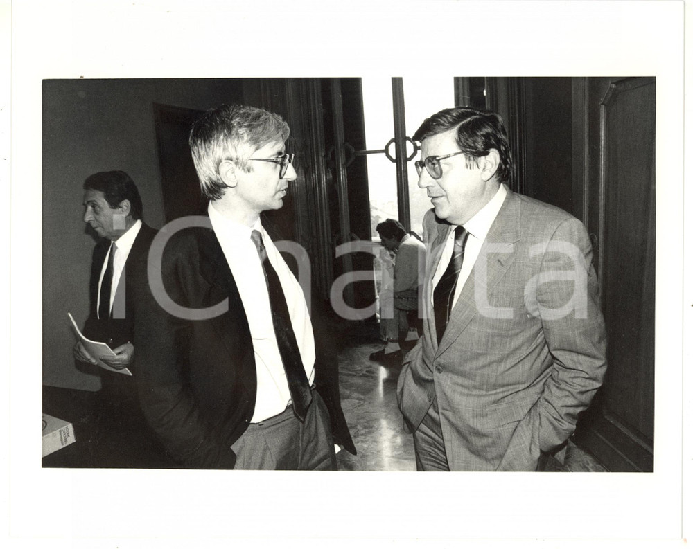 1985 ca ROMA Vincenzo SCOTTI scherza con il fisico Fabio PISTELLA *Foto 25x20 cm