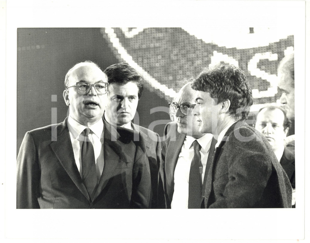 1987 RIMINI 44° Congresso PSI - Bettino CRAXI discute con Claudio MARTELLI *Foto
