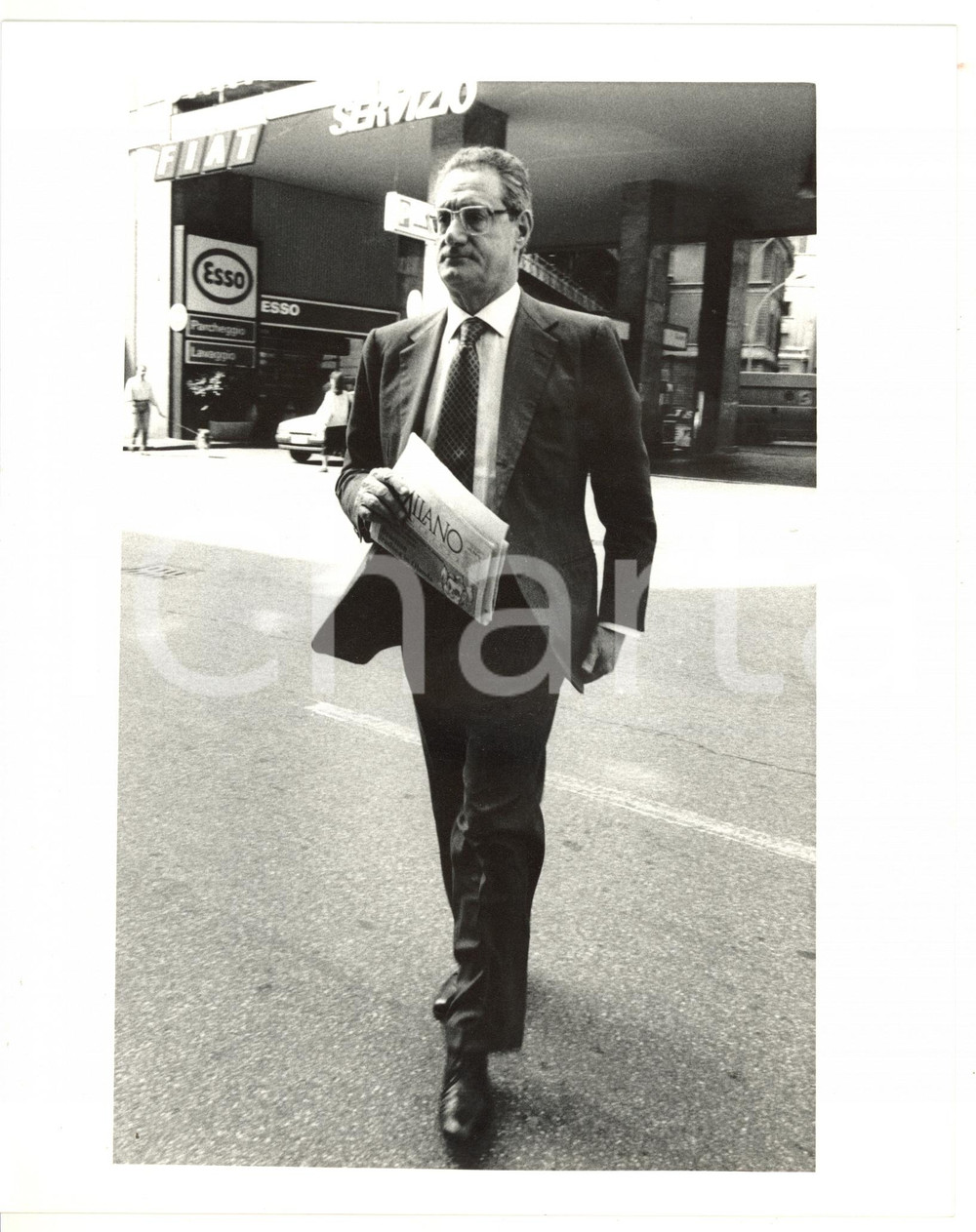 1988 MILANO Cesare ROMITI attraversa via Pantano - Foto VINTAGE 20x25 cm