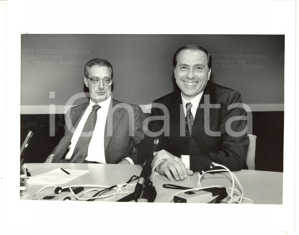 1988 MILANO CENTROMARCA Cesare ROMITI e Silvio BERLUSCONI durante conferenza