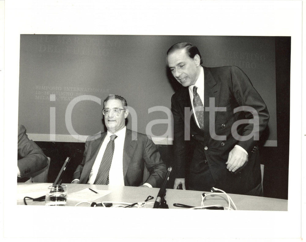 1988 MILANO CENTROMARCA Cesare ROMITI e Silvio BERLUSCONI durante conferenza (2)