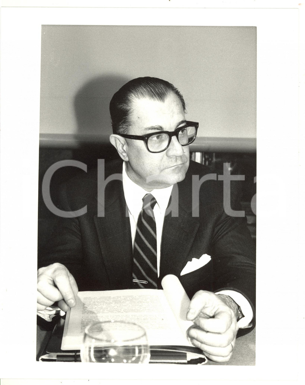 1985 ca MILANO Ritratto di Pietro ARMANI vicepresidente IRI (3) *Foto 20x25 cm