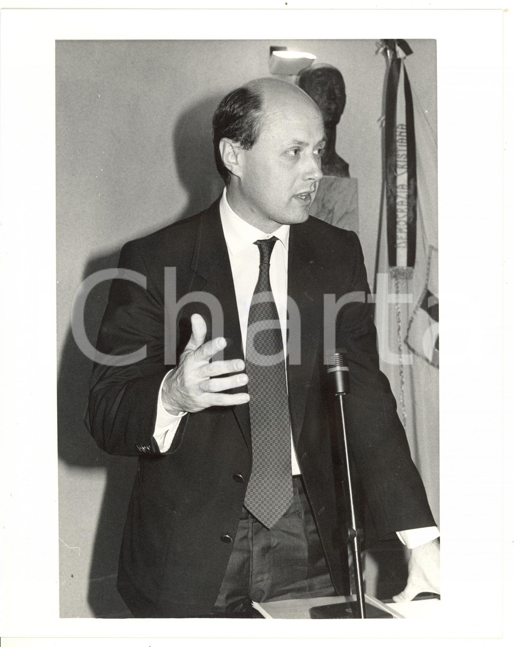 1985 ca MILANO - DC Bruno TABACCI al tavolo degli oratori *Fotografia 20x25 cm