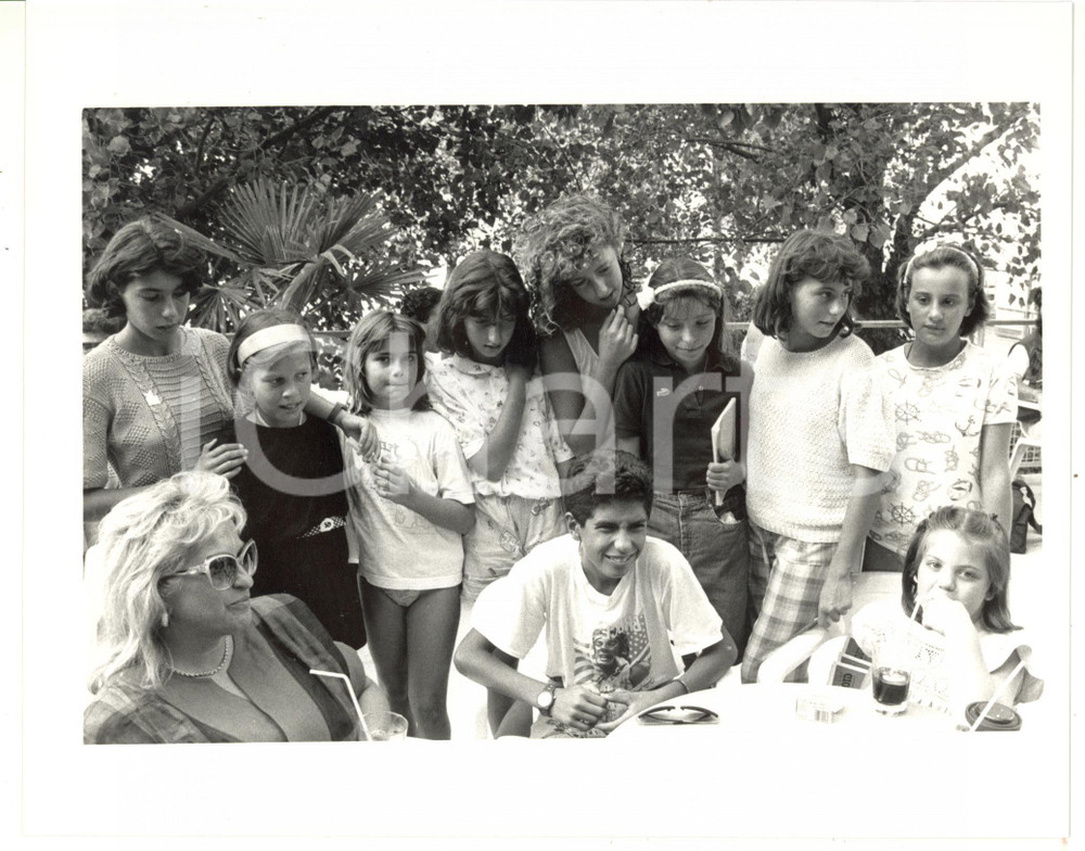 1987 VENEZIA - CINEMA Santo POLIMENO festeggia con i compagni di scuola *Foto
