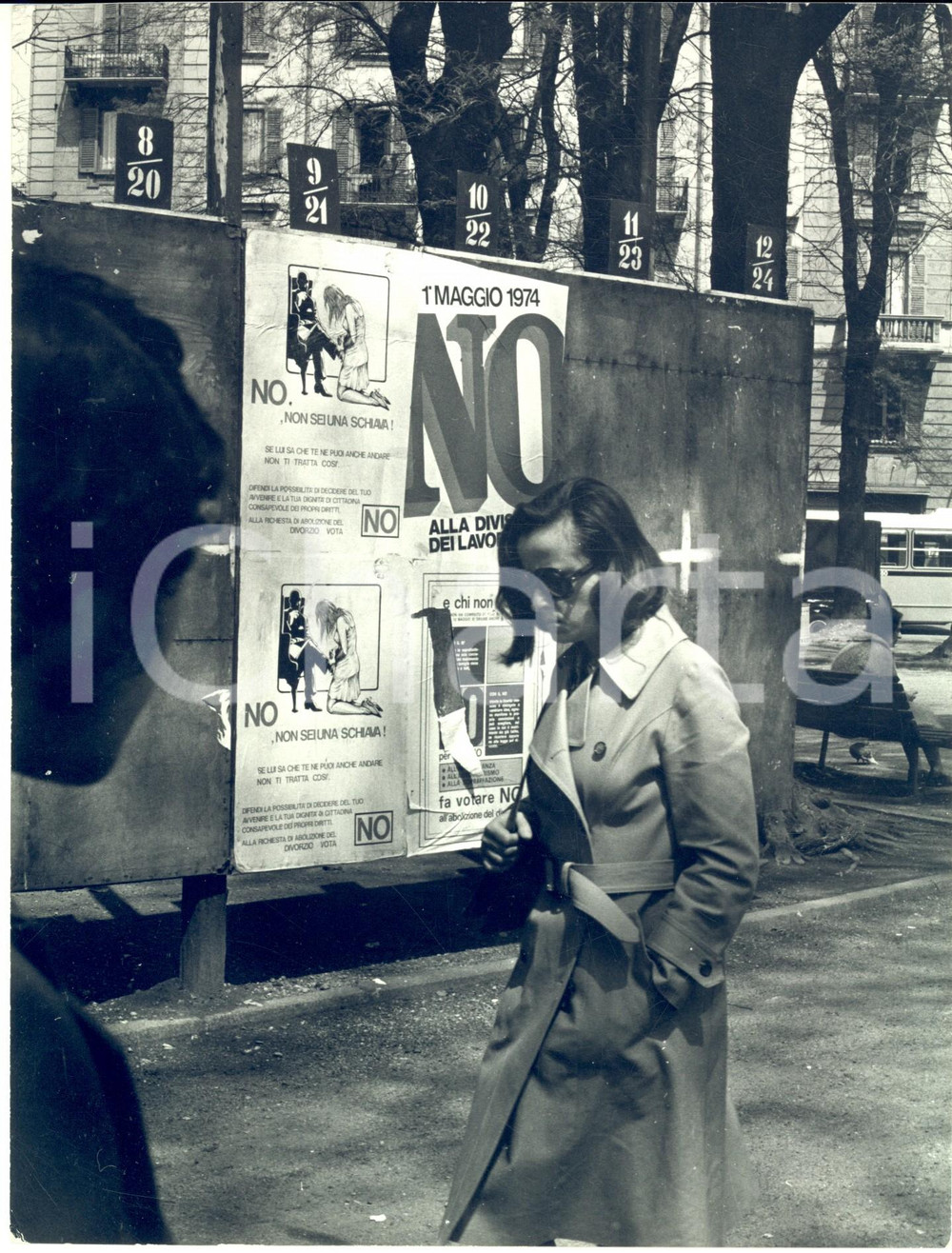 1974 COSTUME MILANO Referendum DIVORZIO - Propaganda per il NO *Foto 18x24 cm