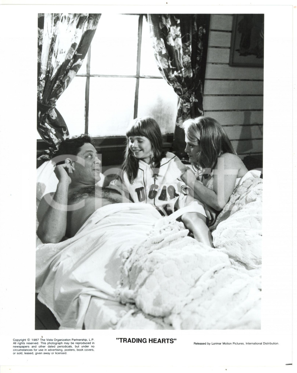 1987 CINEMA - TRADING HEARTS Raúl JULIA - Jenny LEWIS - Beverly D'ANGELO *Foto