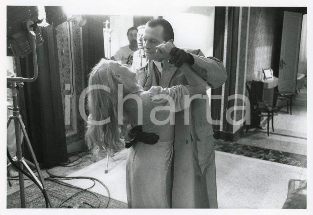 1984 RAI - NOTTI E NEBBIE Eleonora GIORGI con Umberto ORSINI sul set *Foto 24x18