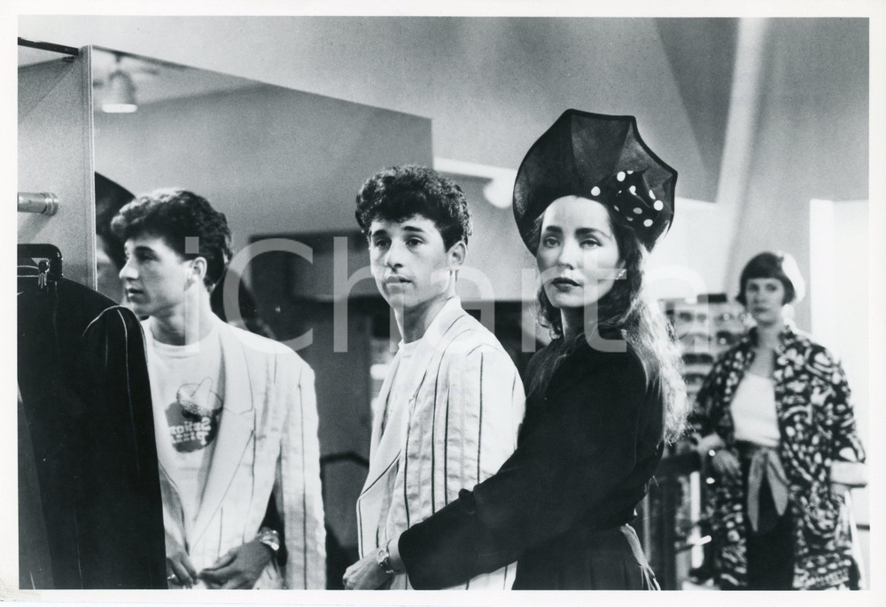1989 CINEMA - LOVERBOY Patrick DEMPSEY con Barbara CARRERA durante le riprese