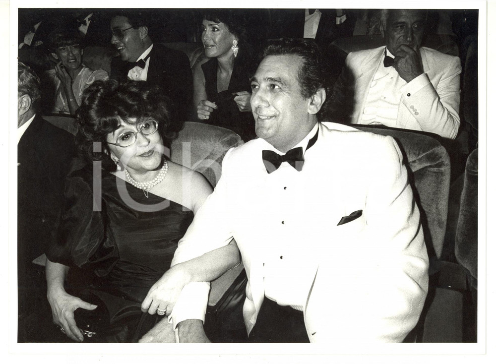 1986 FESTIVAL DI CANNES Plácido DOMINGO con la moglie Marta ORNELAS in platea