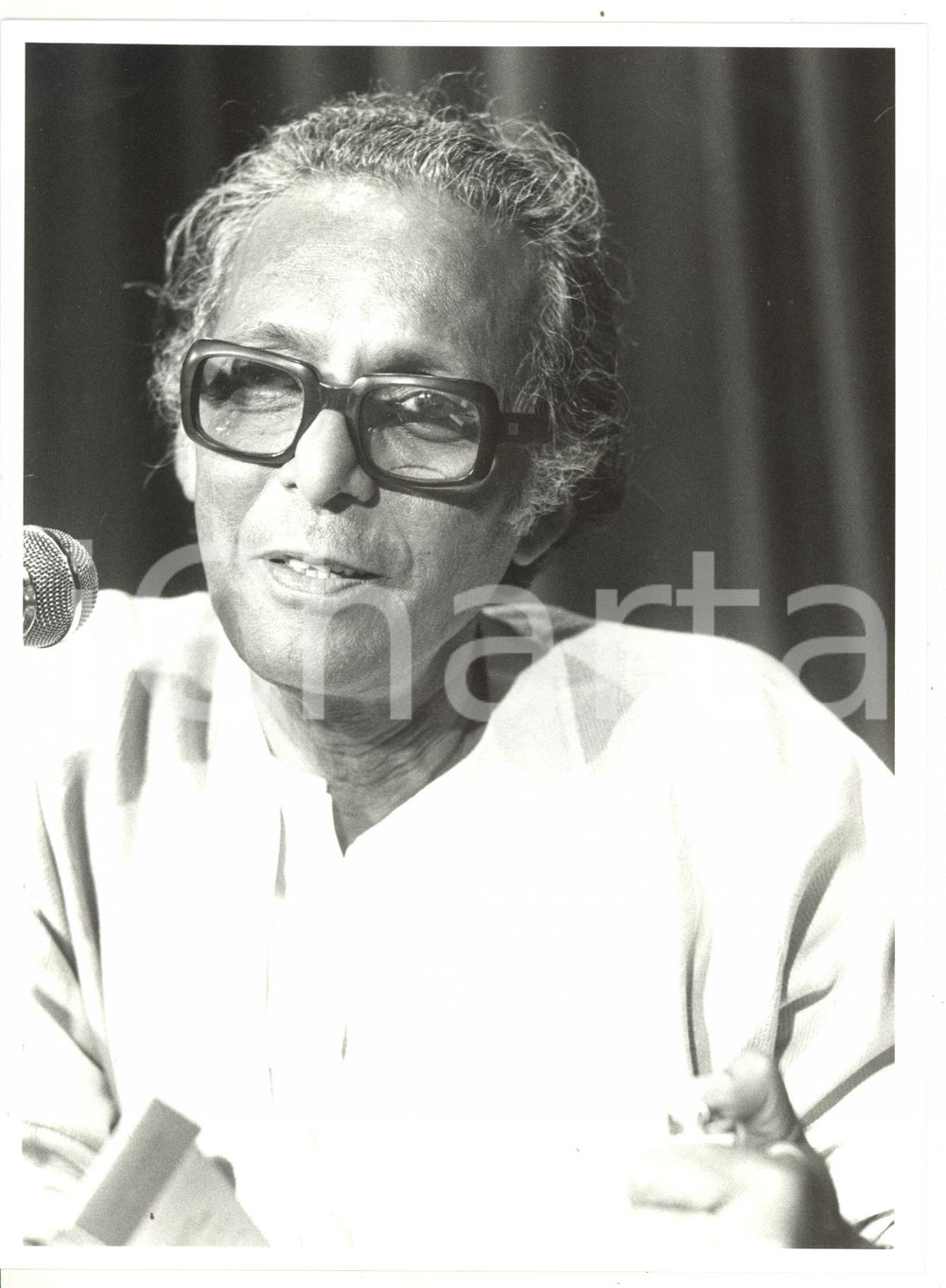 1990 ca CINEMA Ritratto del regista Mrinal SEN *Foto VINTAGE 18x24 cm