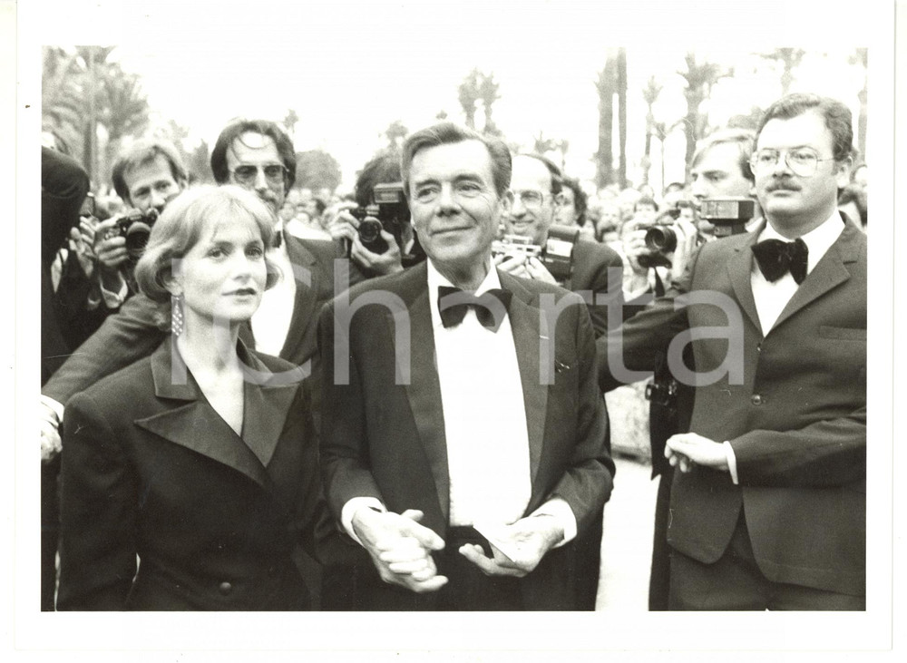 1984 FESTIVAL DI CANNES Dirk BOGARDE tiene per mano Isabelle HUPPERT *Foto 24x18