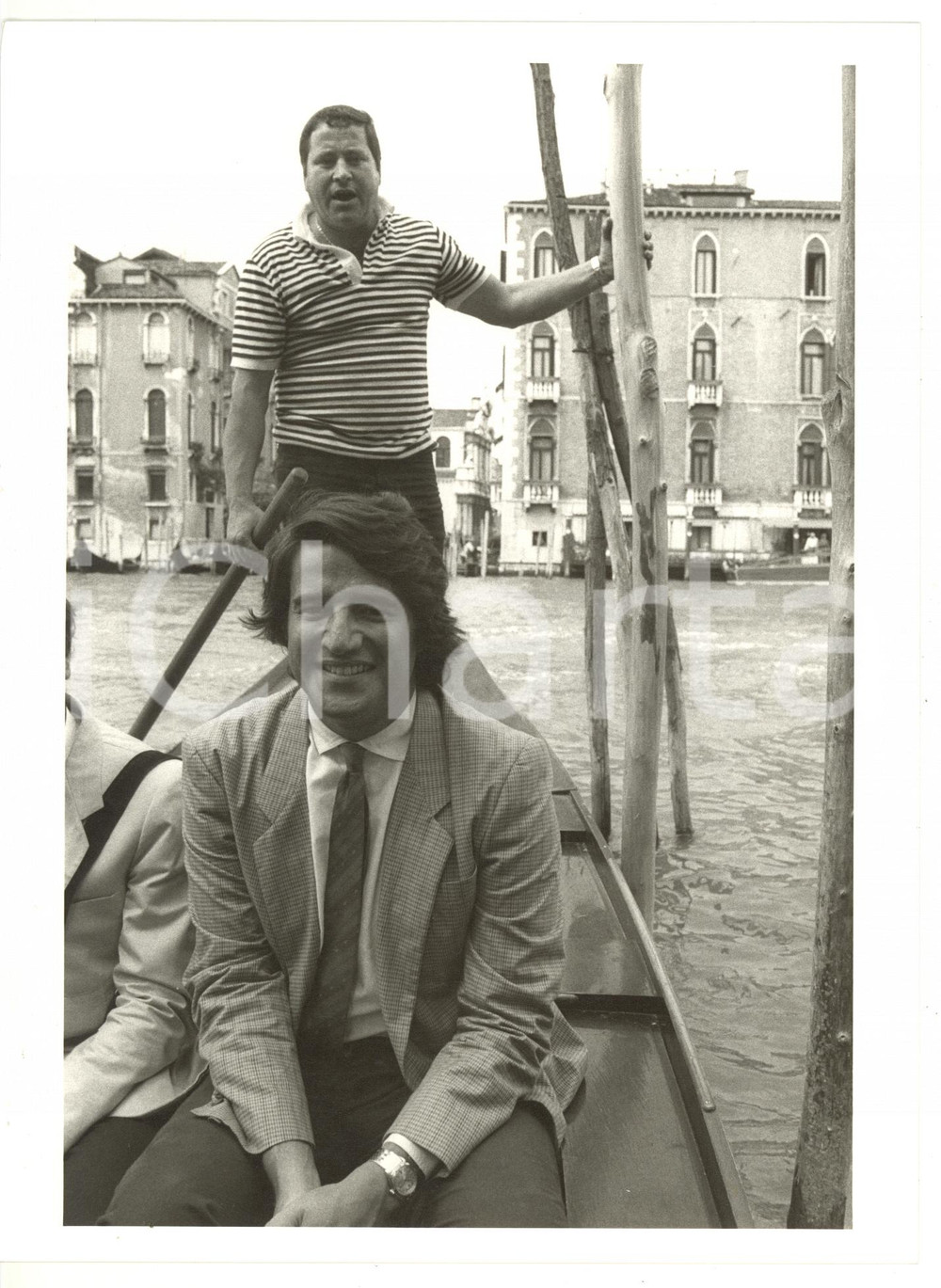 1985 ca VENEZIA Christian DE SICA in gondola *Foto VINTAGE 18x24 cm