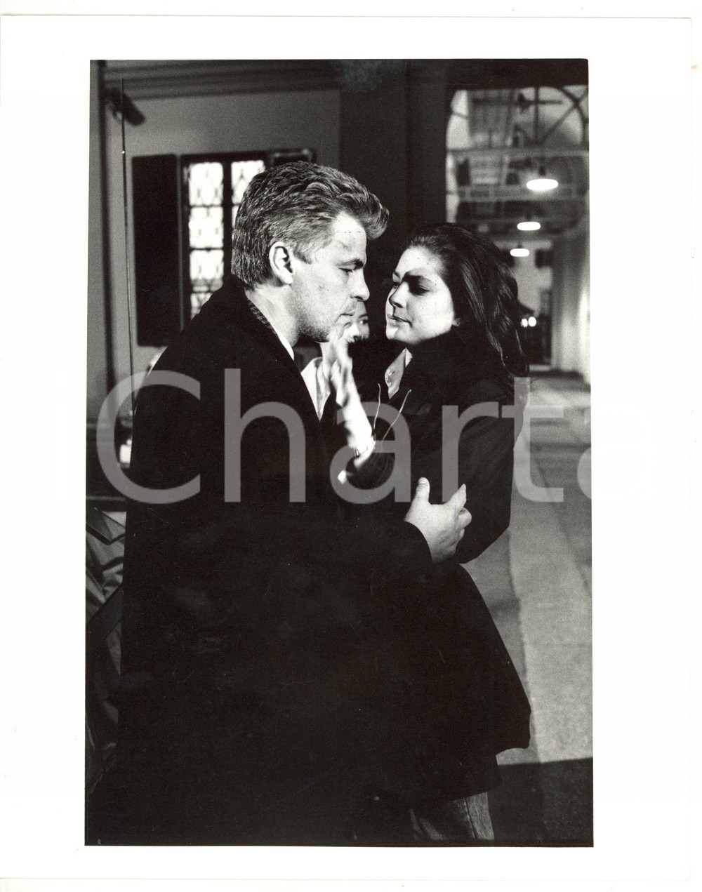 1989 RAI - LA PIOVRA 4 Michele PLACIDO sul set con Simona CAVALLARI *Foto 20x25