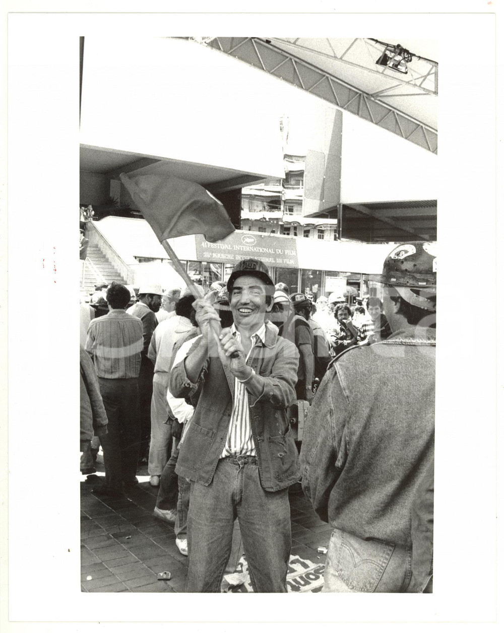 1988 FESTIVAL DI CANNES - Manifestazione operaia - Foto 18x24 cm