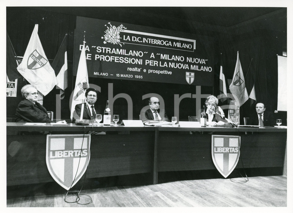 1985 MILANO Congresso DC - Ciriaco DE MITA al banco degli oratori *Foto 24x18 cm