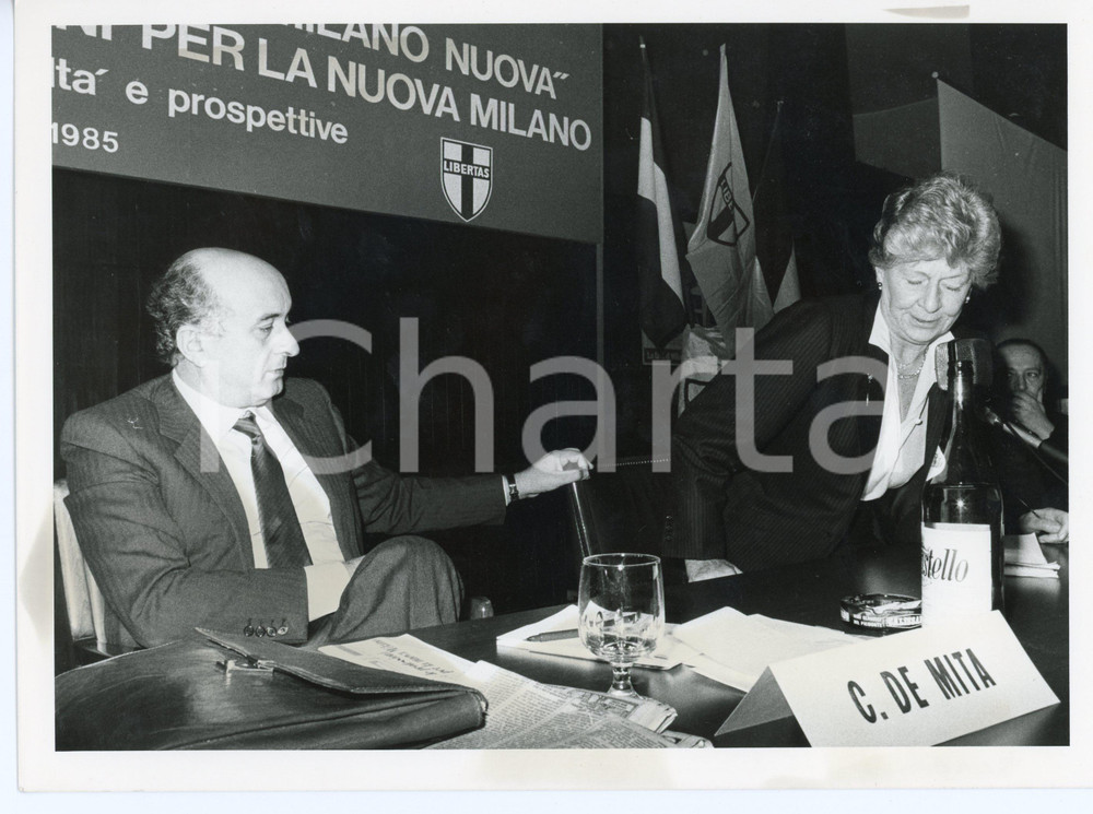 1985 MILANO Congresso DC - Ciriaco DE MITA con Mila SCHON al banco degli oratori
