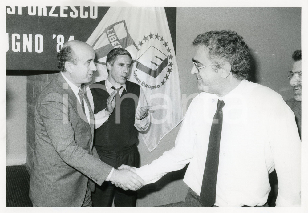 1984 MILANO - DC Stretta di mano tra Ciriaco DE MITA e Giacinto MILITELLO *Foto