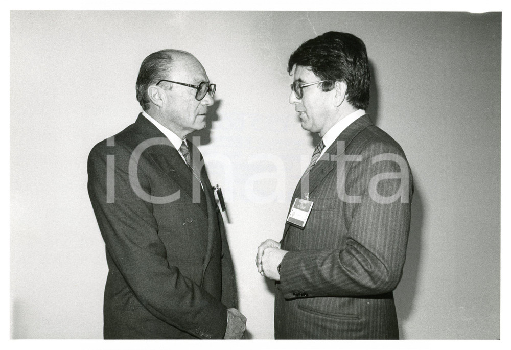1984 CONFINDUSTRIA Vittorio MERLONI discute con Walter MANDELLI *Foto 18x24