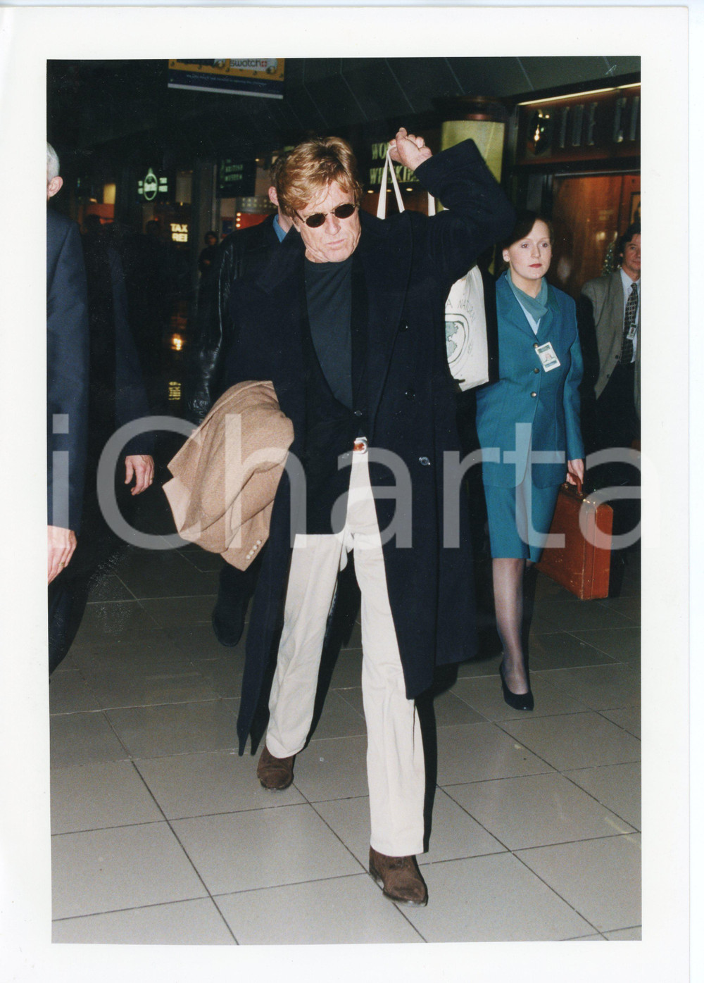 1998 LONDON Heathrow Airport - Robert REDFORD in partenza per SAN FRANCISCO 