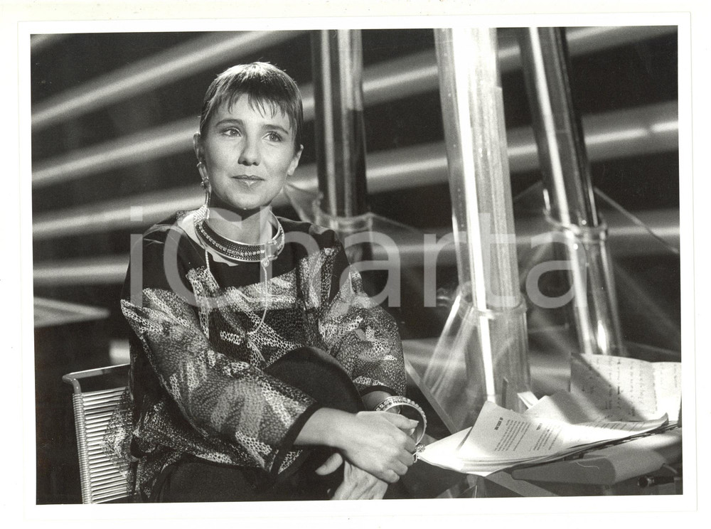 1990 ca COSTUME Ritratto di Susanna FASSETTA in uno studio televisivo (1) *Foto